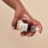 IMAGE_Skincare_VITAL_C_hydr_antiox_ACE_serum_hand VITAL C Vitamiiniseerumi antioksidanteilla